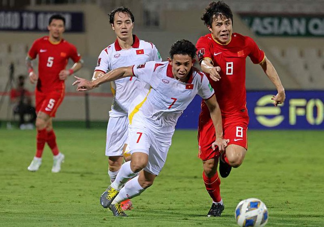 Tờ Sina cho rằng đội tuyển Việt Nam không dễ bị bắt bài và sẽ quyết tâm gấp bội trong trận đấu với Oman.