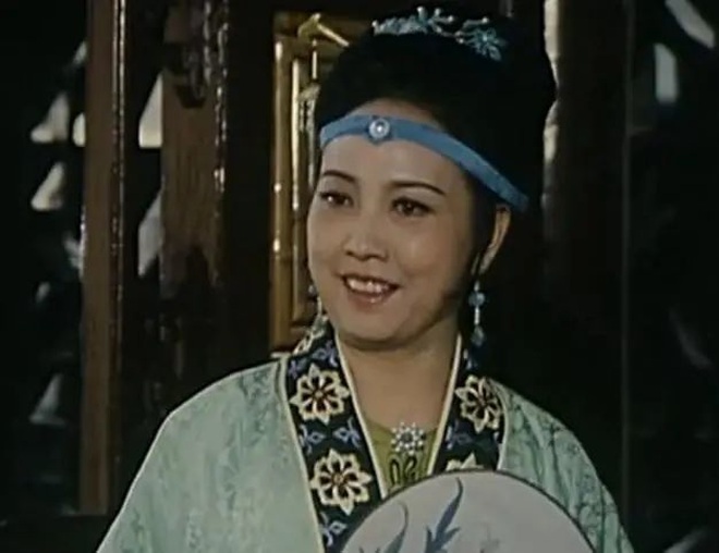Trần Tổ Vinh vào vai Phong Thị trong phim. Nữ diễn viên mất năm 69 tuổi sau một cơn đột quỵ.  