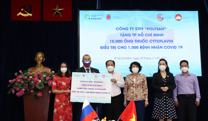 Công ty STPF Polysan tặng TP HCM 10.000 ống thuốc Cytoflavin điều trị bệnh Covid-19 chiều 25-11
