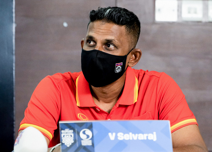 HLV trưởng đội tuyển Lào V. Selvaraj đang cảm thấy hào hứng khi đối đầu với đội tuyển Việt Nam ở trận đấu đầu tiên tại AFF Cup 2020