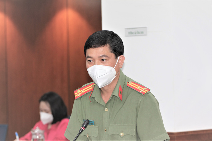 Thượng tá Lê Mạnh Hà, Phó trưởng Phòng Tham mưu Công an TP HCM thông tin tại buổi họp báo chiều 6-12