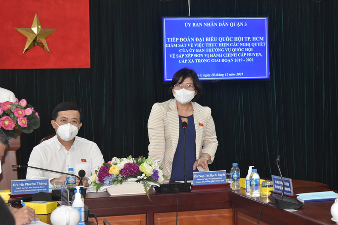 Phó Trưởng Đoàn chuyên trách Đoàn ĐBQH TP HCM Văn Thị Bạch Tuyết cho biết sau đợt giám sát, Đoàn sẽ có báo cáo Thành ủy đề xuất nhân sự cho phường để đảm đương nhiệm vụ.