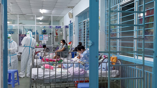 Hiện ở Đơn vị Điều trị Covid-19 - Bệnh viện Nhi Đồng 1 (TP HCM) số trẻ nhập viện vì Covid-19 đang tăng