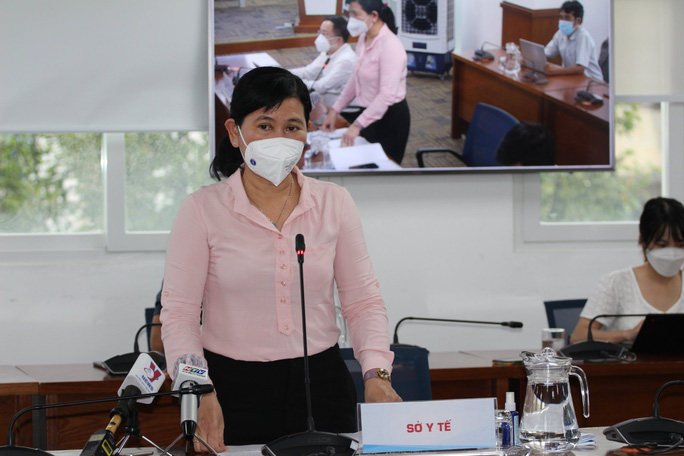 Bà Nguyễn Thị Huỳnh Mai, Chánh Văn phòng Sở Y tế TP HCM, khẳng định TP dồi dào thuốc điều trị Covid-19 tại buổi họp báo chiều 9-12
