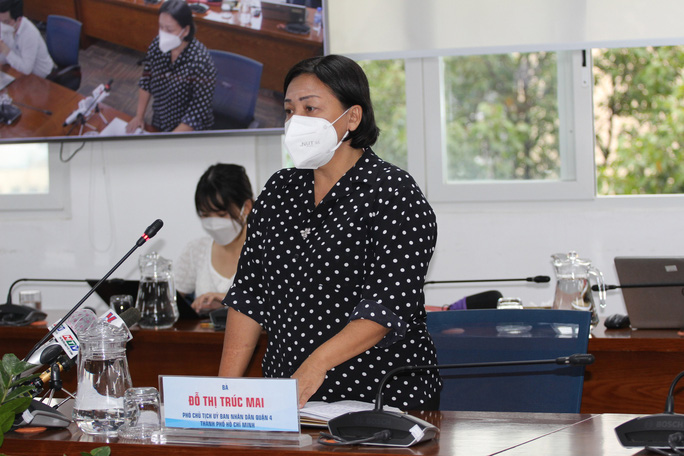 Bà Đỗ Thị Trúc Mai, Phó Chủ tịch UBND quận 4 cho biết địa phương là quận duy nhất nâng cấp độ dịch trong tuần qua.