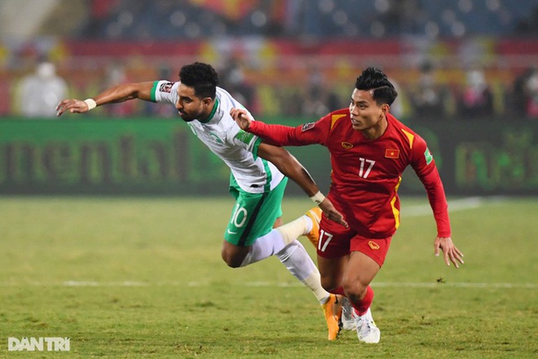 Đội tuyển Việt Nam nhận án phạt từ FIFA vì có 6 cầu thủ nhận thẻ vàng trong trận đấu với Saudi Arabia (ảnh: Đỗ Linh).