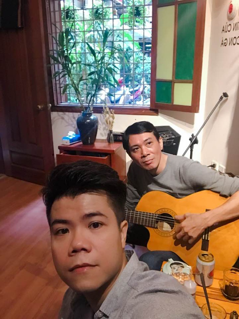 Ca sĩ Đinh Mạnh Ninh chia sẻ bức hình kỉ niệm với nhạc sĩ Tuấn 