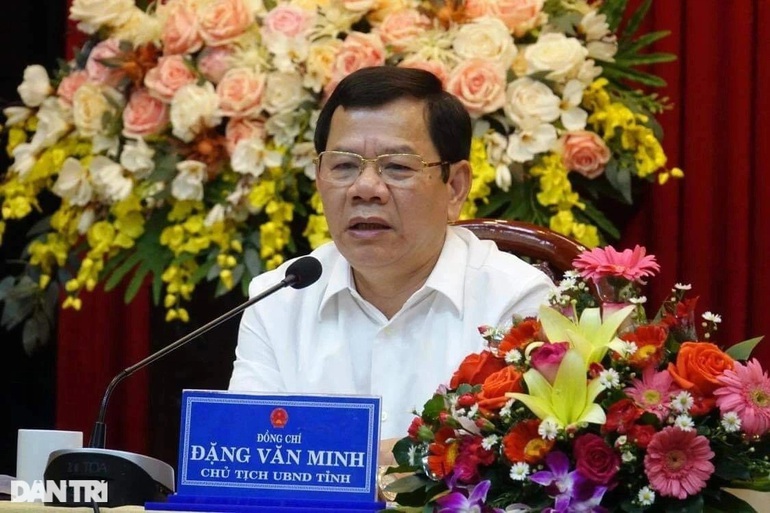 Chủ tịch UBND tỉnh Quảng Ngãi yêu cầu rà soát, kỷ luật những cán bộ đủ điều kiện nhưng không tiêm vaccine phòng Covid-19.
