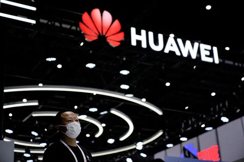 Logo tập đoàn công nghệ Trung Quốc shoppingmode Huawei. Ảnh: REUTERS