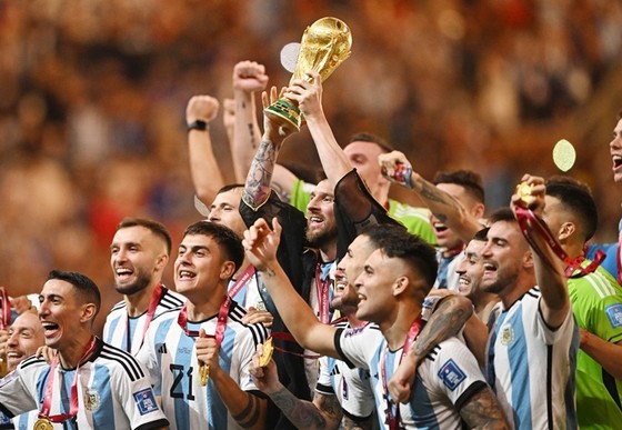 Những người hùng World Cup của tuyển Argentina được chào đón một cách khó tin.