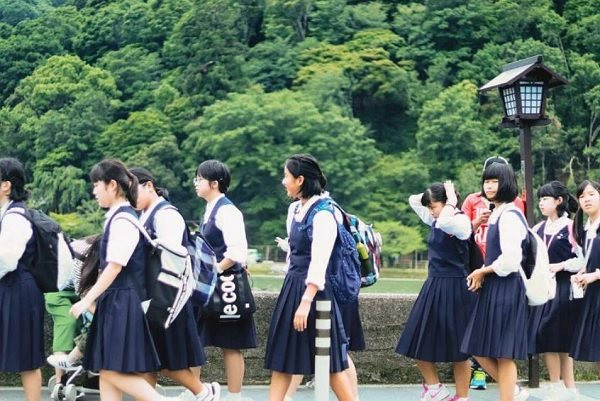 Vài vụ quấy rối khiến trường học tại Nhật xem xét lại chính sách phù hiệu - Ảnh: UNSPLASH