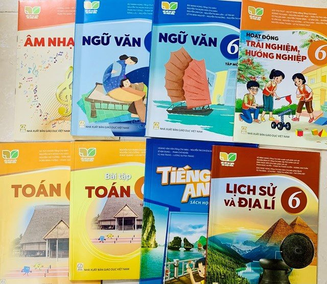 Nhà xuất bản Giáo dục Việt Nam vừa công bố giá sách giáo khoa mới lớp 4, lớp 8 và lớp 11.