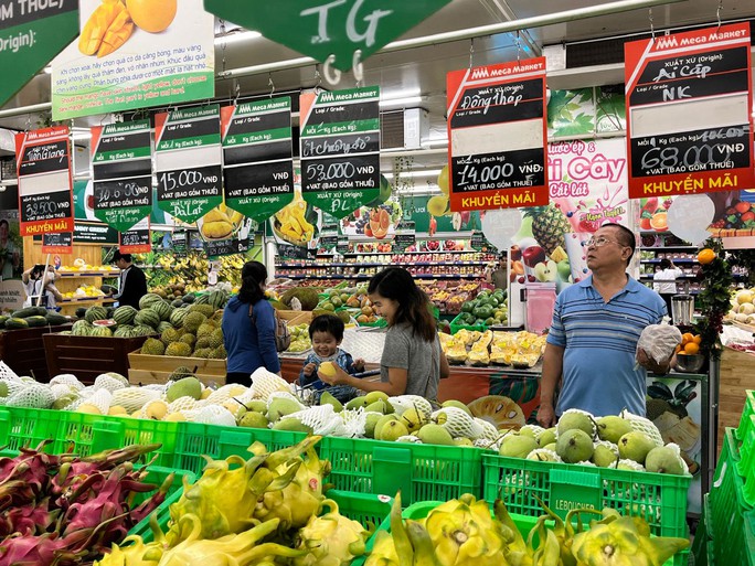 Nhiều khách hàng thích mua sắm ở siêu thị để được hưởng ưu đãi giảm giá