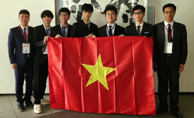 Đội tuyển Việt Nam dự thi Olympic Vật lý Quốc tế năm 2023 giành 2 huy chương vàng, 2 huy chương bạc và 1 huy chương đồng. Ảnh: MOET