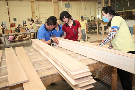 Nhà máy chế biến gỗ xuất khẩu đã có đơn hàng