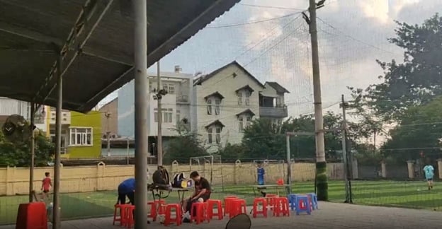  Sân bóng mini của Trường Đại học Văn hóa TP Hồ Chí Minh từ năm 2021 đến nay đơn vị kinh doanh không phải trả tiền thuê đất nhưng sinh viên nhà trường cần sân luyện tập thì phải thuê. Ảnh: Ngân Nga