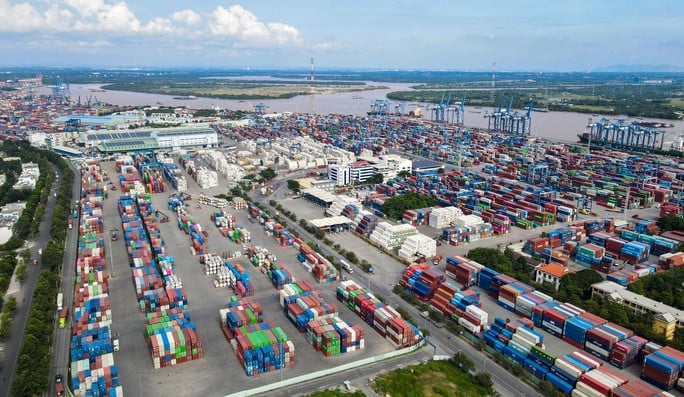 Xuất nhập khẩu hàng hóa qua cảng Cát Lái, TP HCM. Ảnh: Hoàng Triều