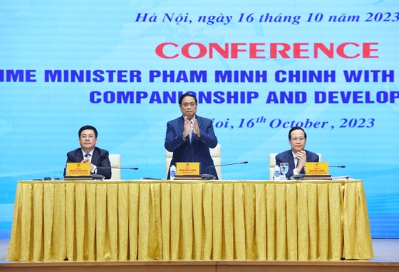 Thủ tướng Phạm Minh Chính chủ trì hội nghị gặp mặt cộng đồng doanh nghiệp đầu tư nước ngoài, sáng 16-10. Ảnh: VIẾT CHUNG