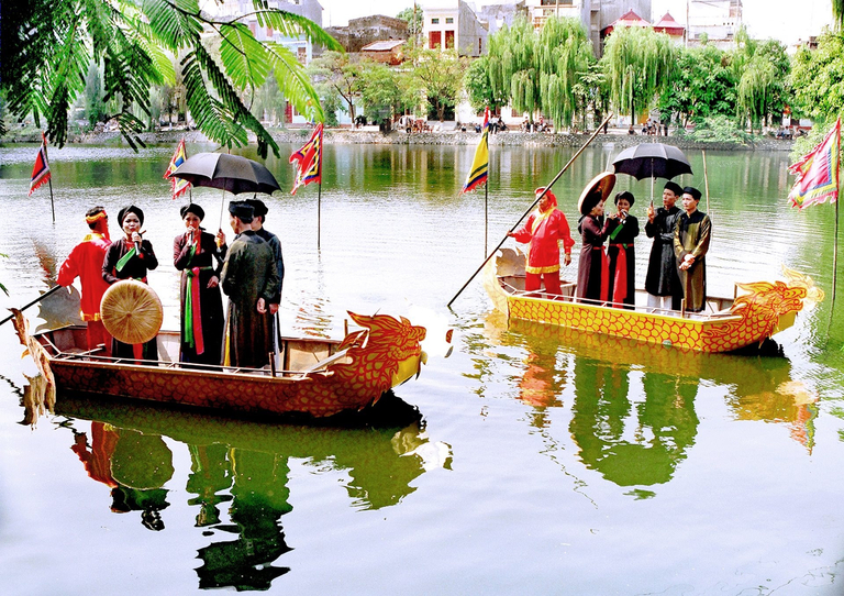 Thành phố Bắc Ninh nổi tiếng với lễ hội truyền thống diễn ra quanh năm - Ảnh: TCDL