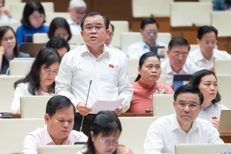 Đại biểu Nguyễn Tâm Hùng (Đoàn ĐBQH tỉnh Bà Rịa - Vũng Tàu) kiến nghị tháo gỡ khó khăn, vướng mắc để thực hiện chính sách hỗ trợ 2% lãi suất.