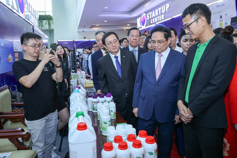 Thủ tướng Phạm Minh Chính tham dự TECHFEST - WHISE 2023 - Ảnh: BTC