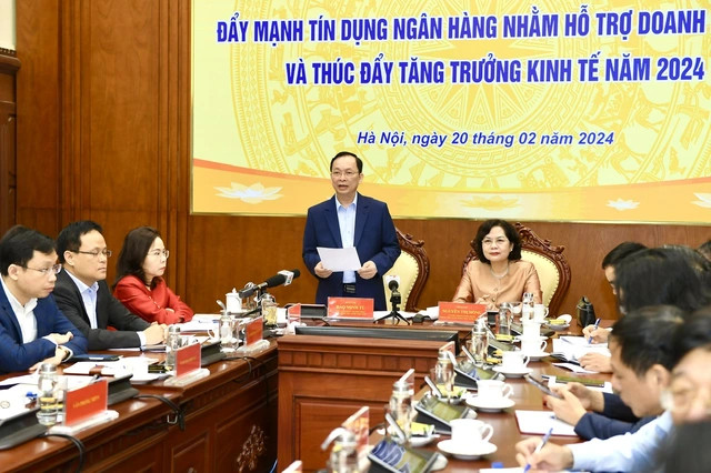 Thống đốc NHNN Nguyễn Thị Hồng và Phó Thống đốc Thường trực Đào Minh Tú đồng chủ trì Hội nghị trực tuyến toàn ngành về đẩy mạnh tín dụng ngân hàng năm 2024. Ảnh: Đức Khanh