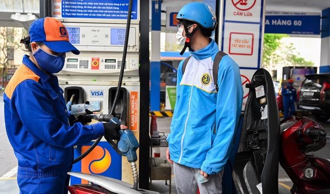 Giá xăng dầu dự báo giảm vào ngày 7/3.