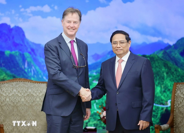 Thủ tướng Phạm Minh Chính tiếp ông Nick Clegg, Chủ tịch phụ trách đối ngoại toàn cầu của Tập đoàn Meta. Ảnh: Dương Giang/TTXVN