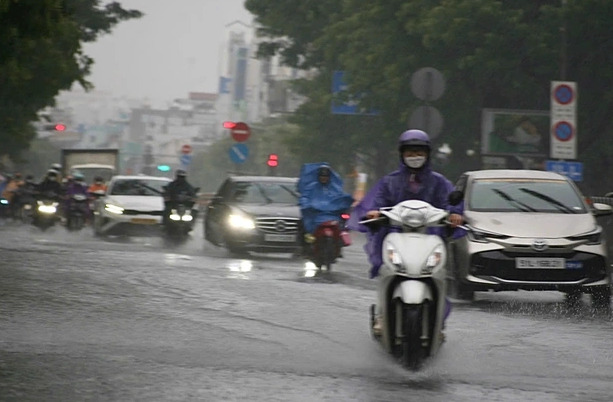 Hôm nay, TP HCM tiếp tục có mưa dông về chiều

