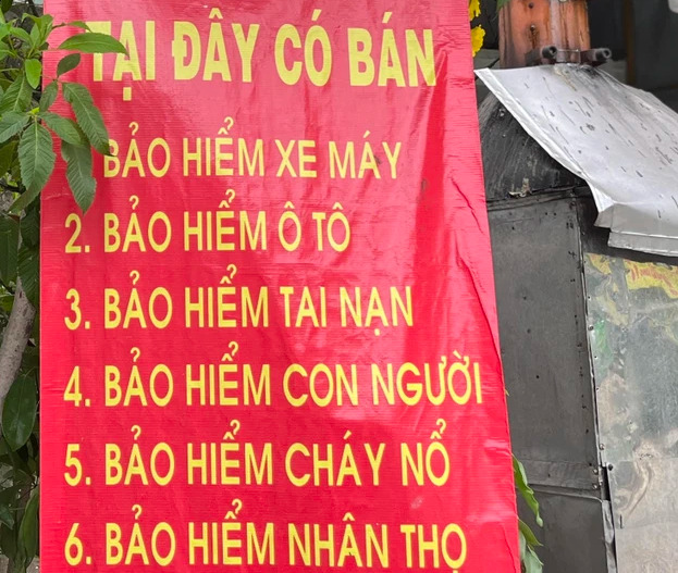 Nhiều người dân không hưởng lợi từ nguồn bảo hiểm xe máy. Ảnh: TÚ UYÊN  