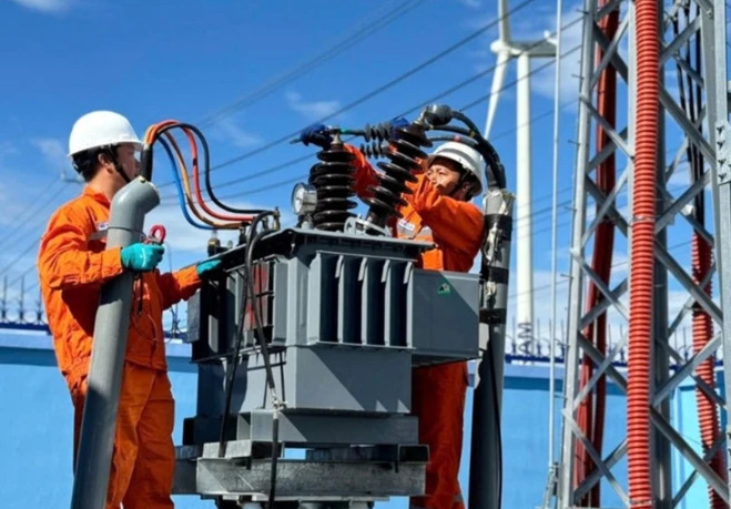 Kiểm tra các hạng mục cuối cùng trước khi đóng điện Công trình TBA 110kV khu công nghiệp Du Long và đường dây đấu nối, tỉnh Ninh Thuận.  