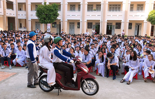 Chấp hành pháp luật về ATGT đường bộ là một trong những tiêu chí xếp loại hạnh kiểm với học sinh