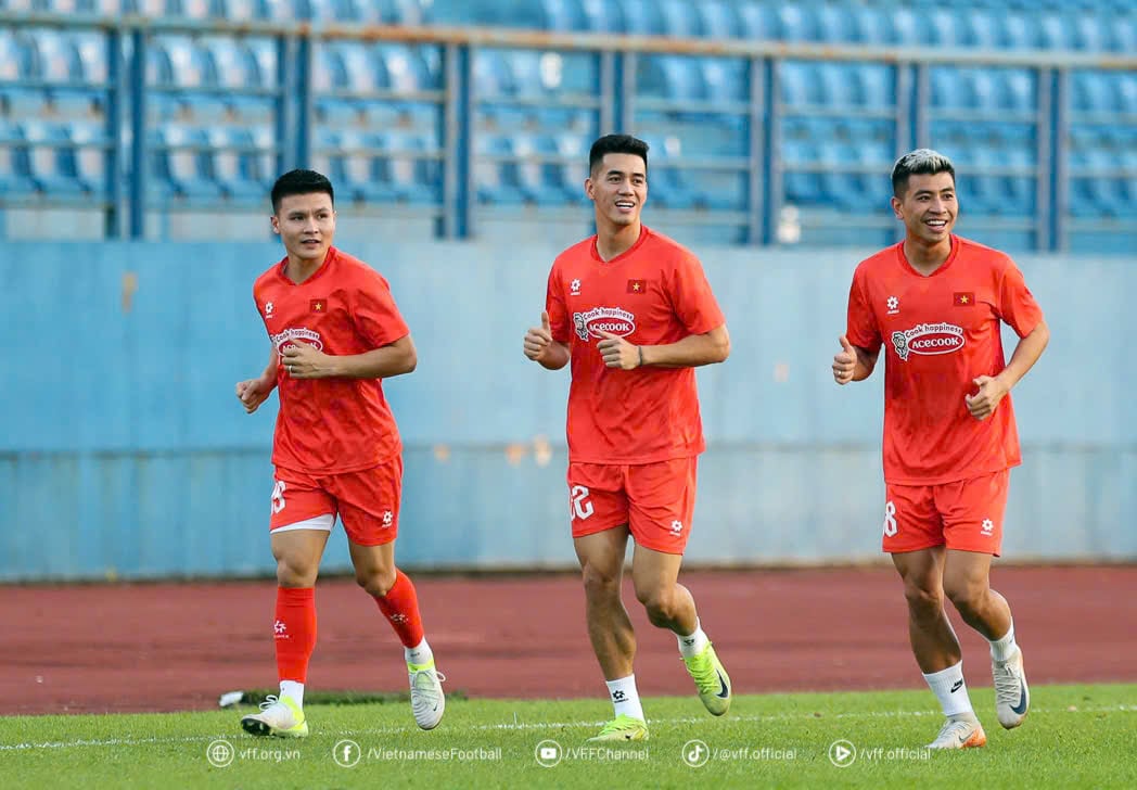 ĐT Việt Nam rơi vào tình trạng 'báo động', HLV Kim Sang-sik liên tiếp đón tin dữ trước VL Asian Cup