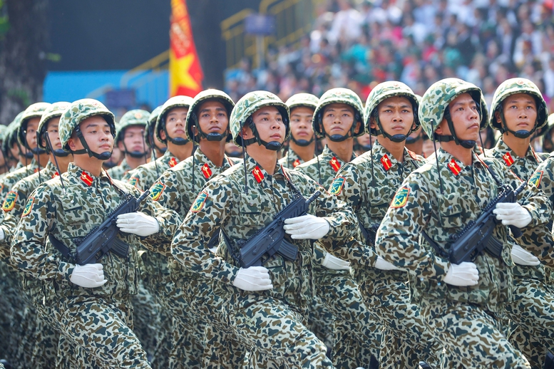 Chùm ảnh: Lực lượng Quân đội tham gia diễu binh, diễu hành kỷ niệm 50 năm thống nhất đất nước- Ảnh 19.