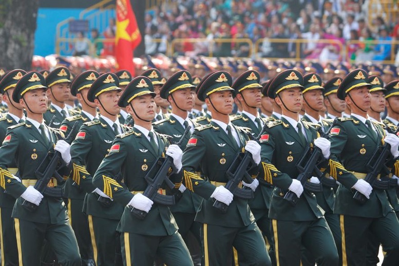 Chùm ảnh: Lực lượng Quân đội tham gia diễu binh, diễu hành kỷ niệm 50 năm thống nhất đất nước- Ảnh 24.
