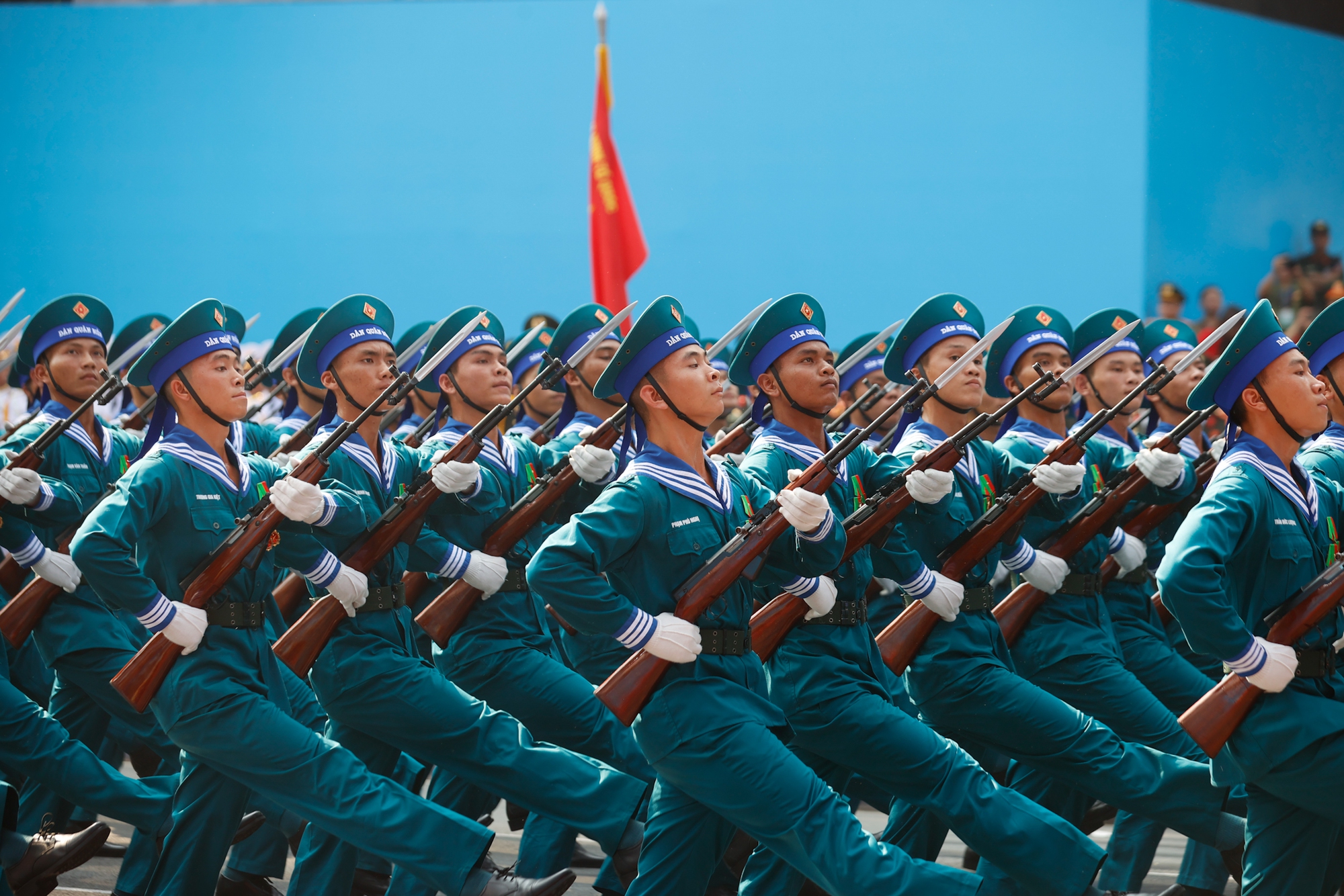 Chùm ảnh: Lực lượng Quân đội tham gia diễu binh, diễu hành kỷ niệm 50 năm thống nhất đất nước- Ảnh 25.