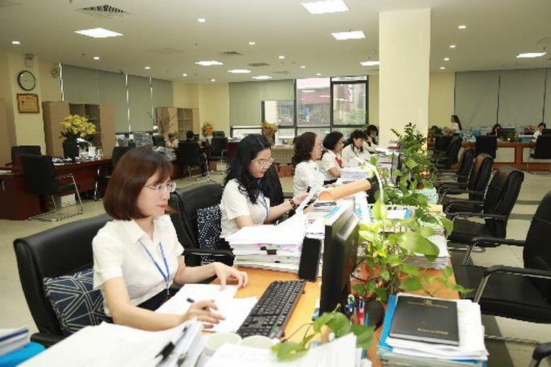 Kho bạc làm việc xuyên lễ, phối hợp chi trả quà Quốc khánh cho người dân- Ảnh 1.