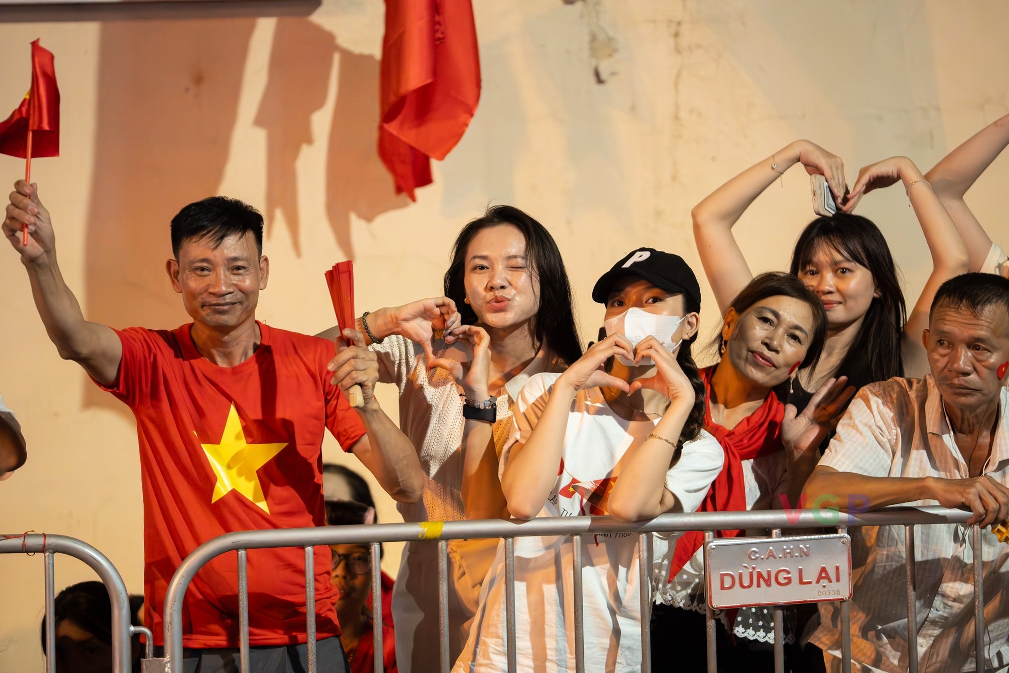 Chùm ảnh: “Một đêm không ngủ” hân hoan đón chờ Đại lễ A80 của dân tộc- Ảnh 13.