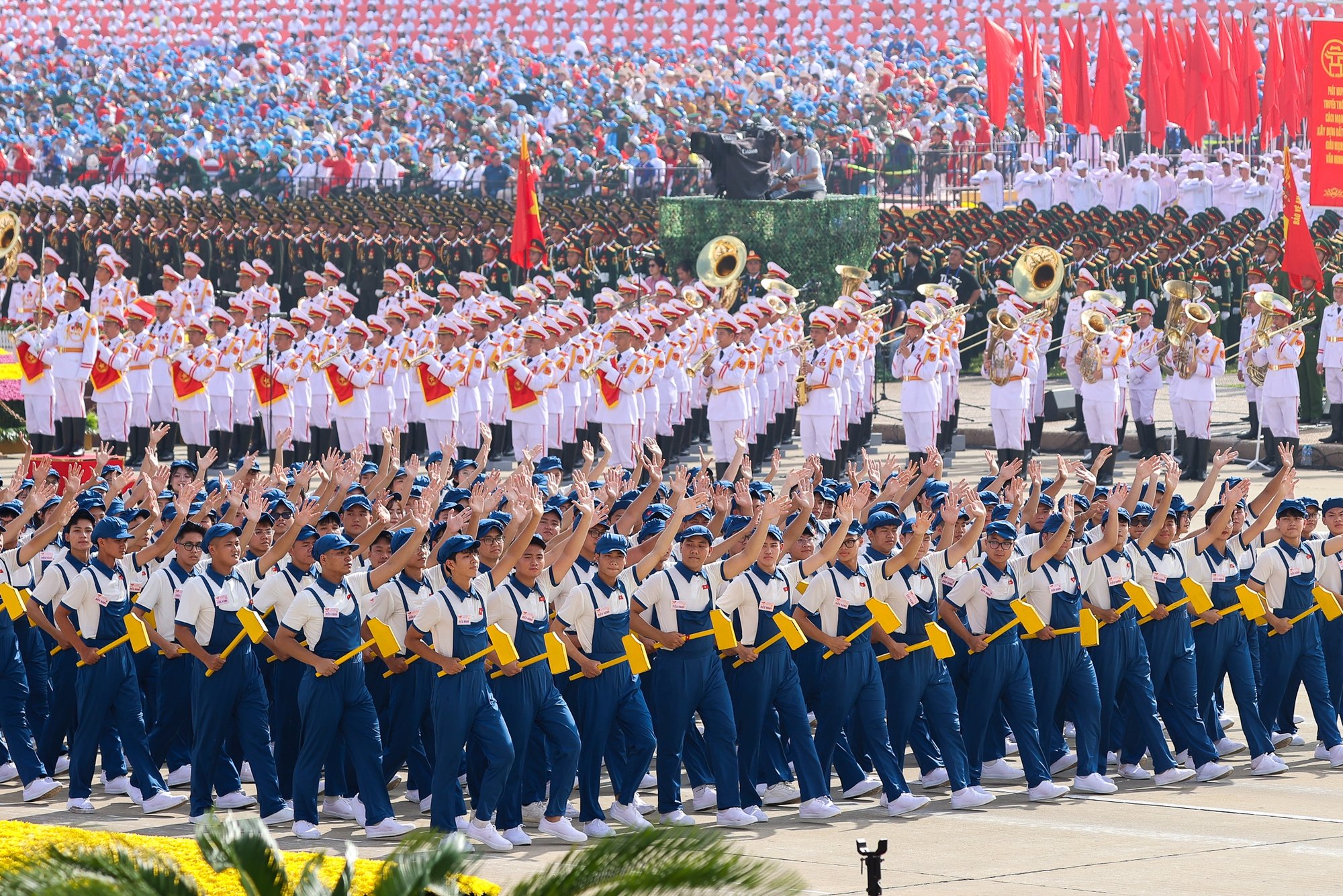Chùm ảnh: Rạng rỡ khối quần chúng tham gia diễu hành tại A80- Ảnh 6.