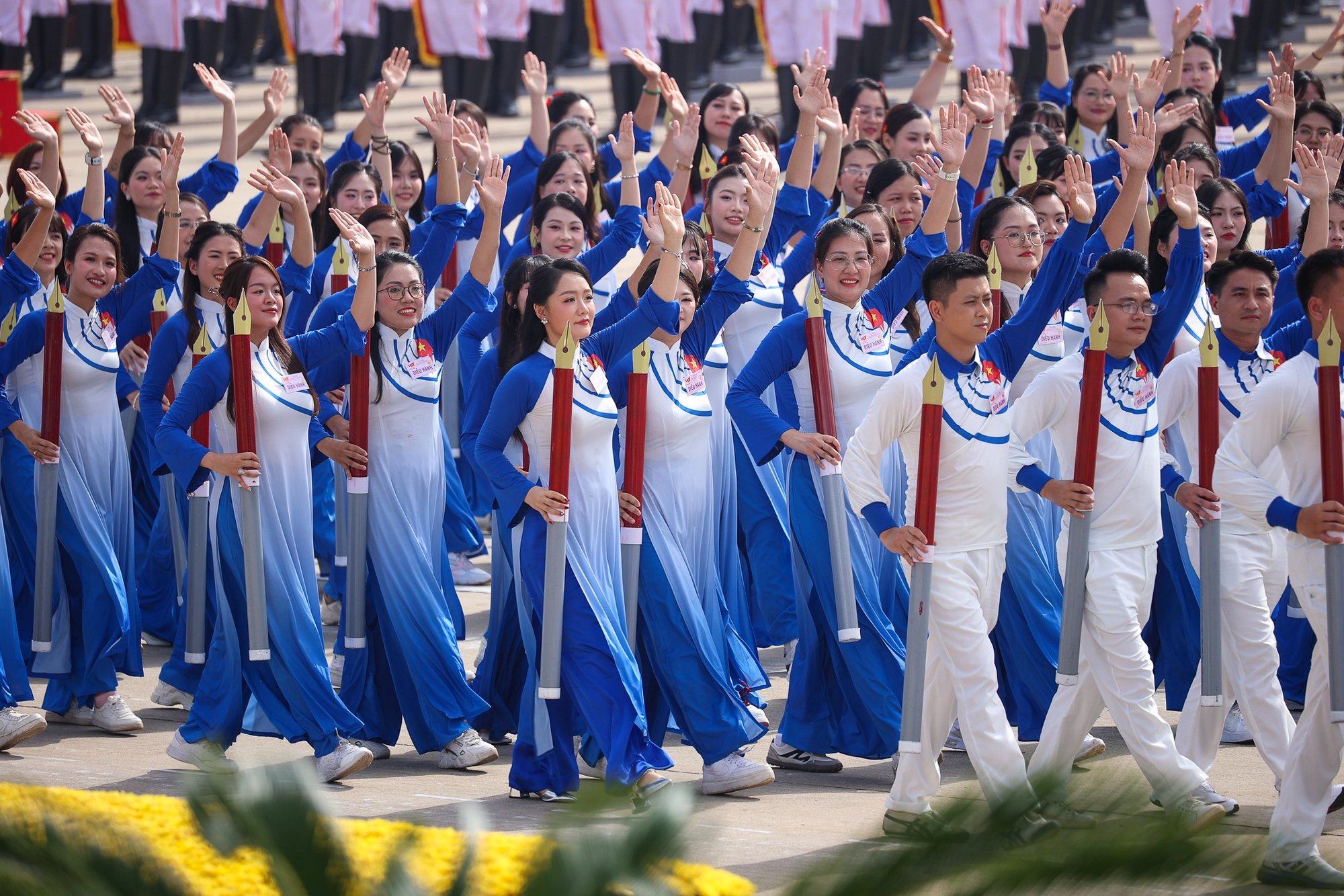 Chùm ảnh: Rạng rỡ khối quần chúng tham gia diễu hành tại A80- Ảnh 9.