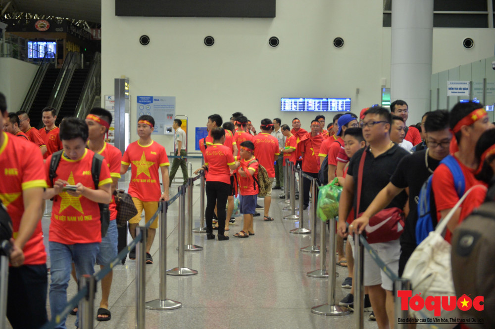 Cùng với việc bố trí khu làm thủ tục riêng,  Vietnam Airlines cho biết tiếp tục tăng chuyến đến Jakarta phục vụ người hâm mộ cổ vũ đội U23 Việt Nam tại vòng bán kết ASIAD 18.