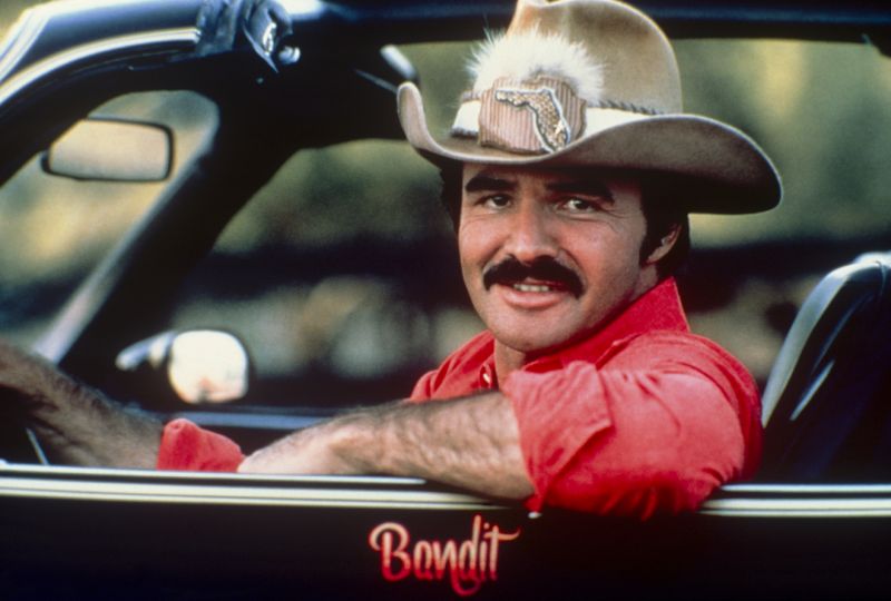 Diễn viên Burt Reynolds từng được coi là biểu tượng tình dục của nước Mỹ