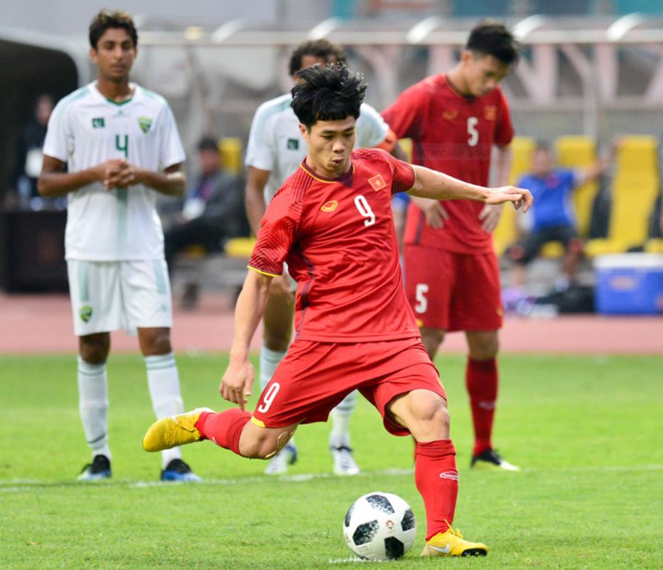 Công Phượng đá hỏng 2 quả phạt đền trong trận Olympic Việt Nam thắng Olympic Pakistan 3-0 tại ASIAD 2018