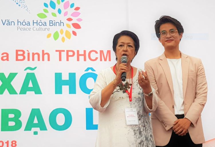 Ca sỹ Hà Anh Tuấn nhận danh hiệu Nghệ sỹ vì hoà bình