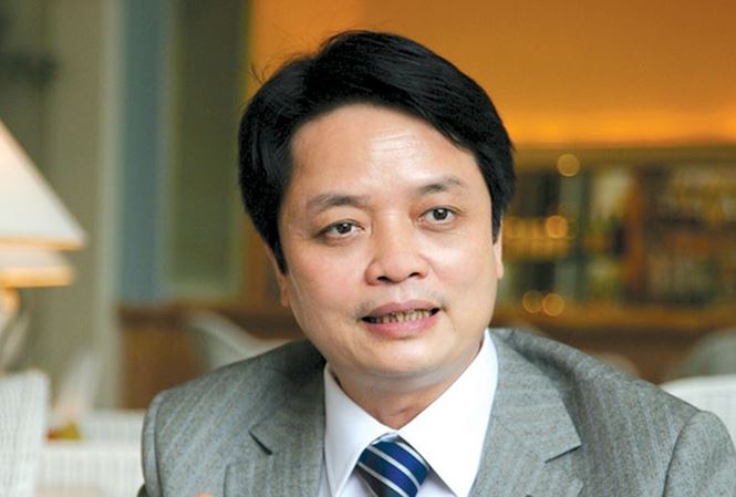 Ông Nguyễn Đức Hưởng - Chủ tịch LienVietPostBank đã bán quyền mua hơn 83.000 cổ phiếu cho CBNV ngân hàng