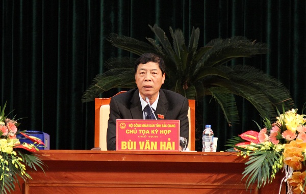Bí thư Tỉnh ủy , Chủ tịch HĐND tỉnh Bắc Giang Bùi Văn Hải quyết liệt chỉ đạo dẹp tan nạn xe quá tải trong năm 2018.