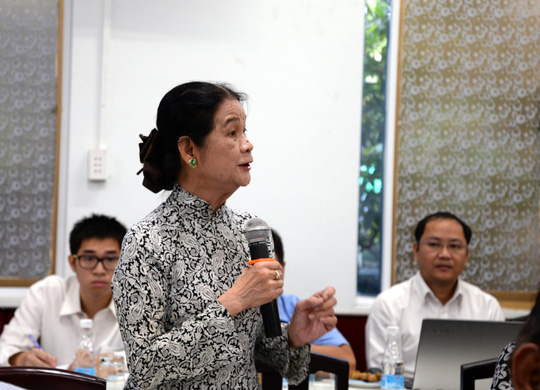 Luật sư Trương Thị Hòa nêu quan điểm tại hội nghị