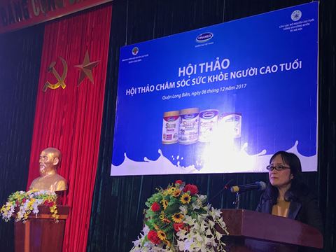 Bà Nguyễn Minh Tâm- Giám đốc chi nhánh Vinamilk tại Hà Nội phát biểu tại hội thảo