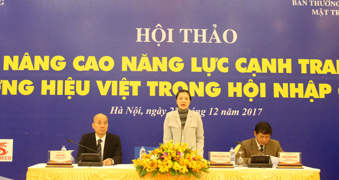 Phó Chủ tịch Ủy ban Trung ương MTTQ Việt Nam Trương Thị Ngọc Ánh phát biểu tại hội thảo.