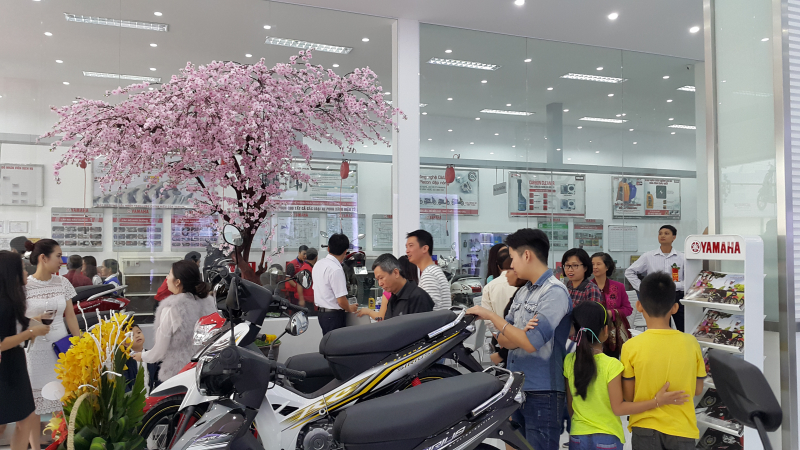 Thị trường xe máy trước Tết đang rất sôi động khiến giá xe tăng cao     Ảnh Hoàng Cường
